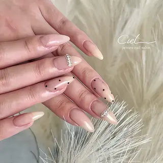 ネイル 透明感ネイル ｜mahiru.のネイルデザイン