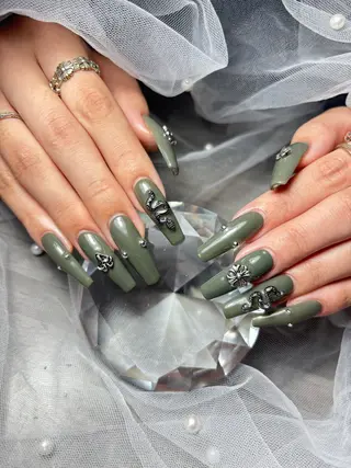 ネイル ハイビスカス ネイルサロンのネイルデザイン