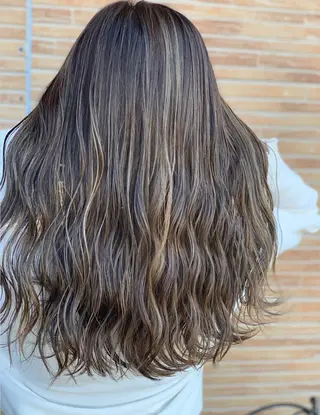 ロング メンズスタイル バレイヤージュ　齋藤のヘアスタイル