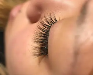 マツエク・マツパ 竹内 望博のヘアスタイル