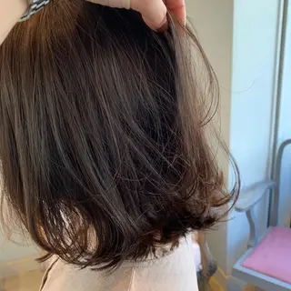 ショート SAKINO. ベージュカラーのヘアスタイル