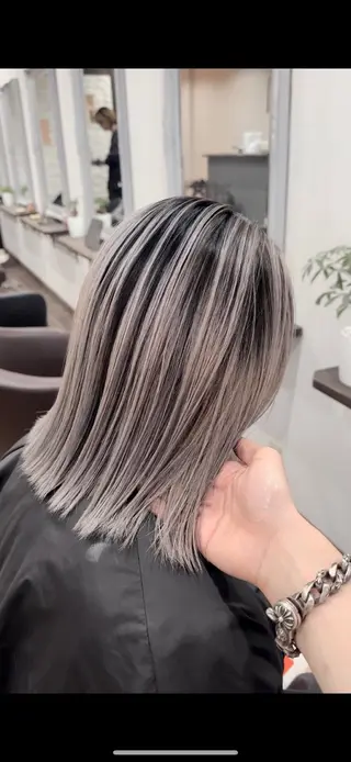 ミディアム バレイヤージュ 隅中秀弥のヘアスタイル