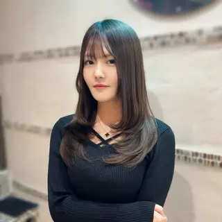 セミロング カラー モテ髪×トレンド💕 小顔レイヤー 金井のヘアスタイル