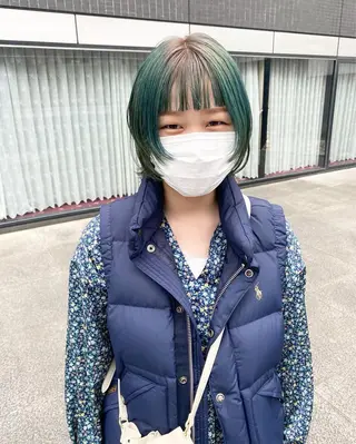 ミディアム デザインカラー/ボブ ブリーチカラー/ユリのヘアスタイル