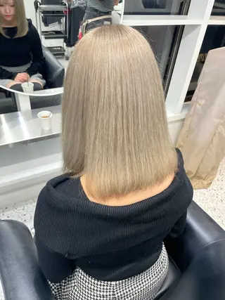 ミディアム カラー 艶髪ハイトーン 💎yuuki💎のヘアスタイル