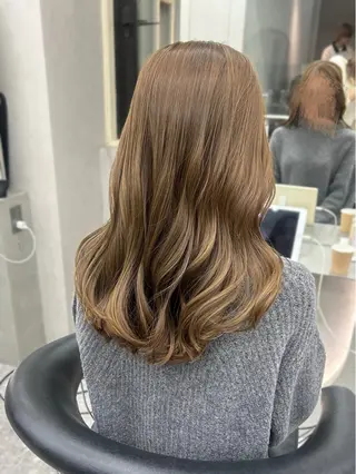 ミディアム カラー ヘアアレンジ fumika🎀 ベージュのヘアスタイル