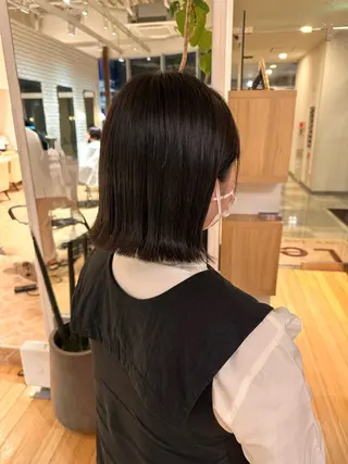 ミディアム 松浦 麻衣のヘアスタイル