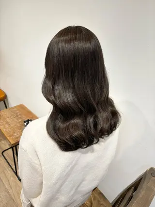 セミロング カラー 𝑴𝒊𝒌𝒖💝 透明感モテカラーのヘアスタイル