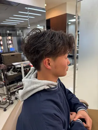 パーマ メンズ メンズ特化シャドウパ ーマラウンドマッシュのヘアスタイル