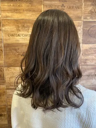 セミロング カラー Alamoa所属・な つのヘアスタイル