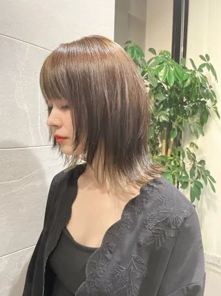 ミディアム ウルフカット/ ハッシュカット/山路のヘアスタイル