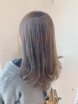 セミロング カラー 白髪ぼかしハイライト 柳川拓哉のヘアスタイル