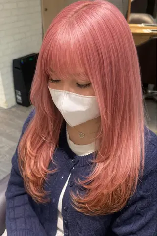 ロング カラー Yuzumi／ ハイトーン／パーマのヘアスタイル