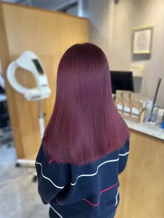 ミディアム miloc MOMOKAのヘアスタイル