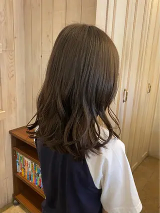 セミロング 井上 日菜乃のヘアスタイル