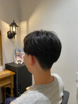 ショート パーマ メンズ 森本 修吏のヘアスタイル