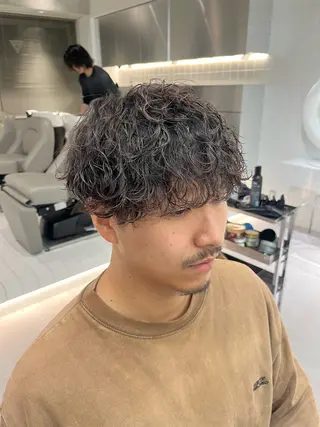 ショート パーマ メンズ ⚡メンズパーマフ ェードカットTomyのヘアスタイル