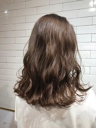 セミロング カラー 髪質改善⌇透明感 カラー⌇川上葵のヘアスタイル