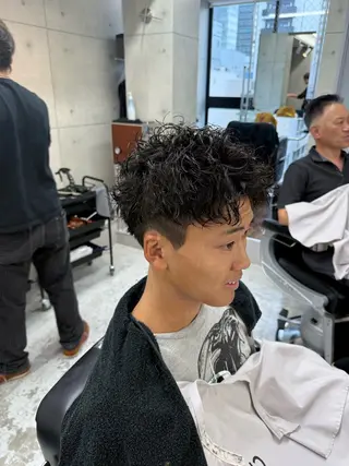 ショート パーマ 【メンズ・カット】 藪 清正のヘアスタイル