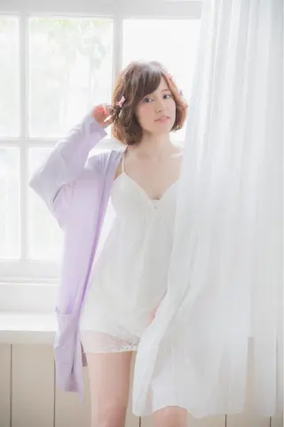 セミロング 所渉/韓国レイヤー /ウルフカットのヘアスタイル