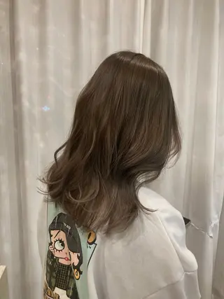 カラー ハマノ ミユのヘアスタイル