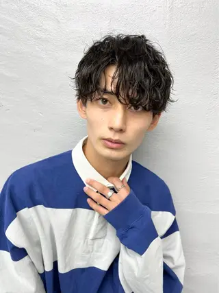ショート フェザー/シャドウ/ メッシュパーマのヘアスタイル