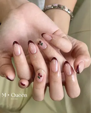 ネイル MQueen ネイルサロンマルのネイルデザイン