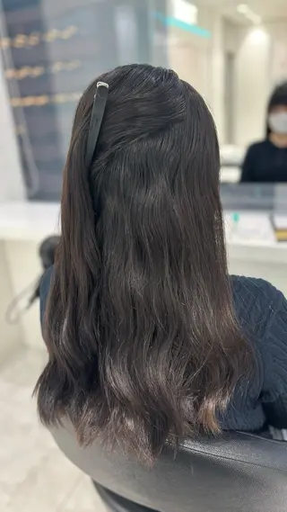 ロング 流行りの透明感カラー ×縮毛矯正🤍ユウのヘアスタイル