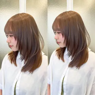セミロング カラー レイヤーと縮毛矯正で 飯食ってる人のヘアスタイル