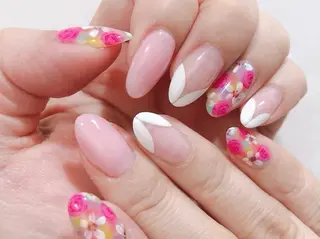 ネイル mano nella manoのネイルデザイン