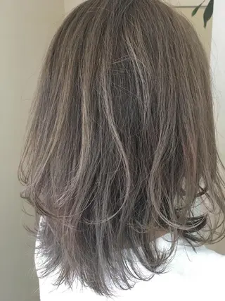 ミディアム カラー パーマ ヘアアレンジ IVY villa Suzu.のヘアスタイル