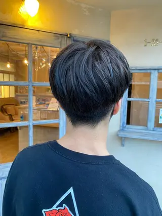ショート カラー 井上 日菜乃のヘアスタイル