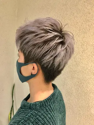 カラー メンズ 阿部 美咲のヘアスタイル