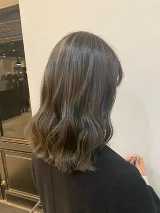 ミディアム 鈴木 紗耶子のヘアスタイル