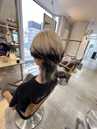 ショート カラー レイヤーブリーチ特化 ホワイト専門/岸のヘアスタイル