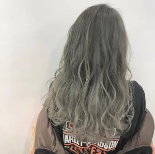 ロング カラー 渡邊 唯のヘアスタイル
