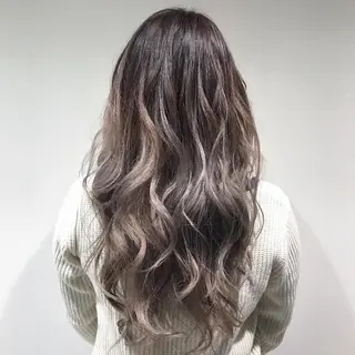 ロング カラー ヘアアレンジ Zina渋谷エリア マネージャShionのヘアスタイル