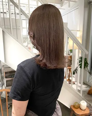 ミディアム カラー 林 千聖のヘアスタイル