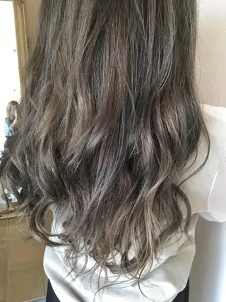 カラー ヘアアレンジ IVY villa Suzu.のヘアスタイル