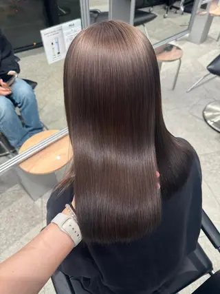 ロング カラー PELE ハイトーン RIMUのヘアスタイル