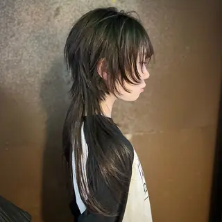 ロング ハッシュ・ウルフ🐺 小顔レイヤー松山直史のヘアスタイル