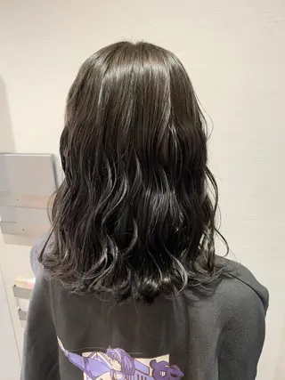 ミディアム カラー 蓮見  友里のヘアスタイル