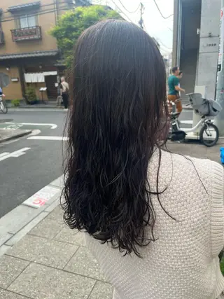 ロング パーマ ✨透明感カラー✨ 🦖佐々木未来🦕のヘアスタイル