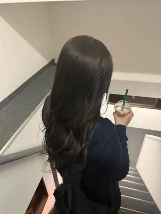 カラー 小西 美優のヘアスタイル