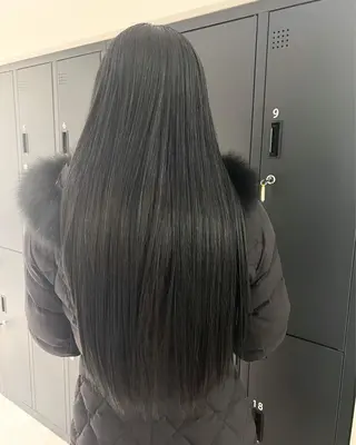 ロング カラー ヘアアレンジ 暗髪カラー🫐パーマ おくだりんかのヘアスタイル