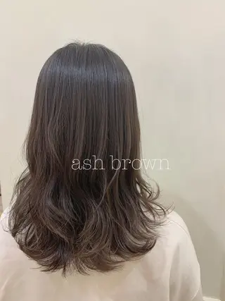 ミディアム カラー ぱつっとボブ/ 小野あかねのヘアスタイル
