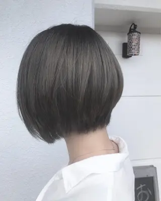 ショート カラー レイヤーカット匠 イソザキノリユキのヘアスタイル