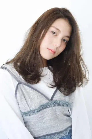 セミロング カラー 三好 麻美のヘアスタイル