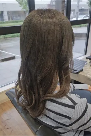 ロング カラー 関口 友菜のヘアスタイル