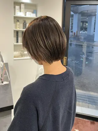ショート 黒阪 なみのヘアスタイル